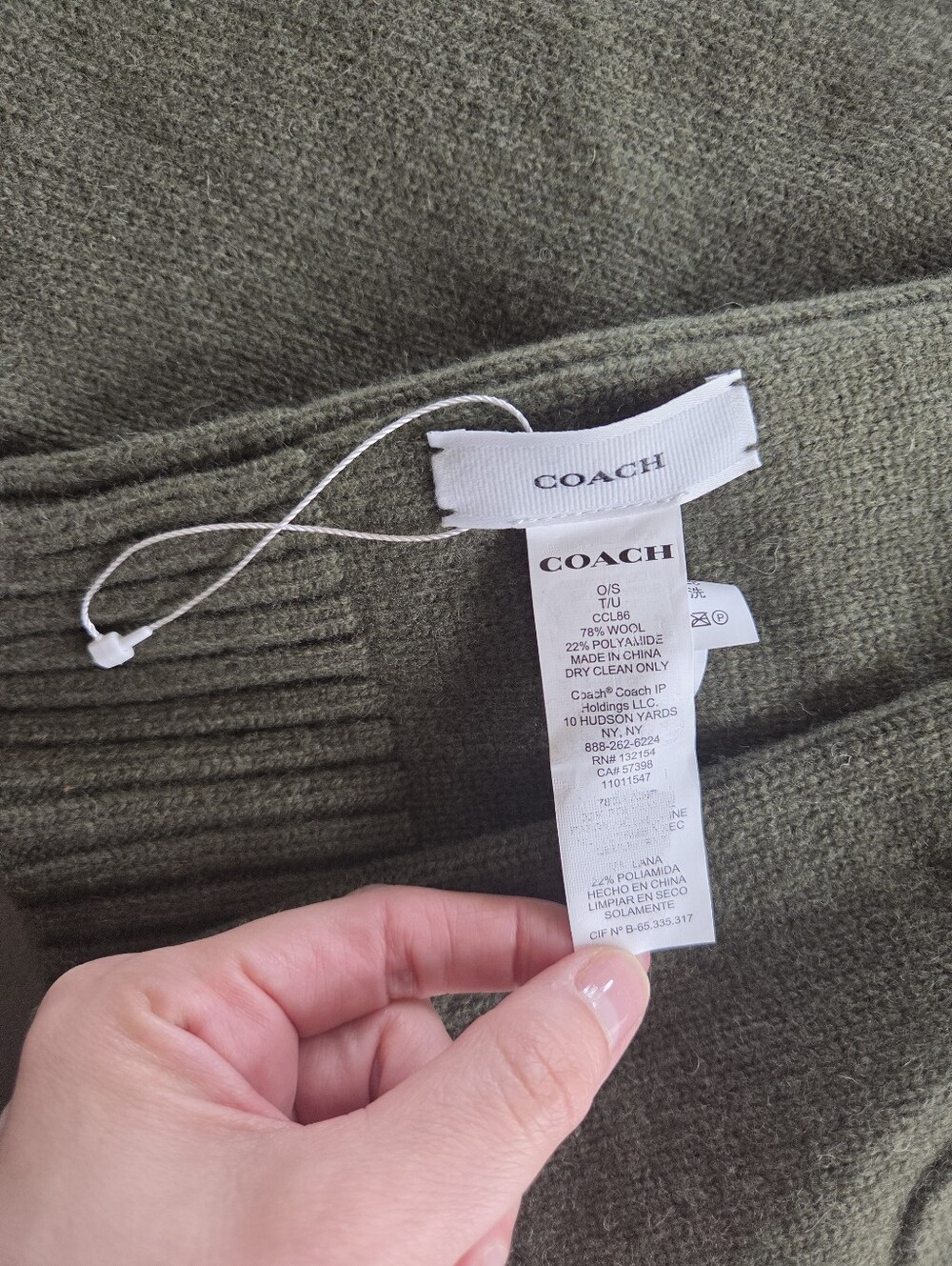 Coach Womens Green Wool Embossed Knit Muffler Scarf New - Picture 4 of 7
